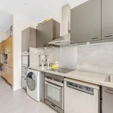 New&spacious Flat With Private Garden Appartement *